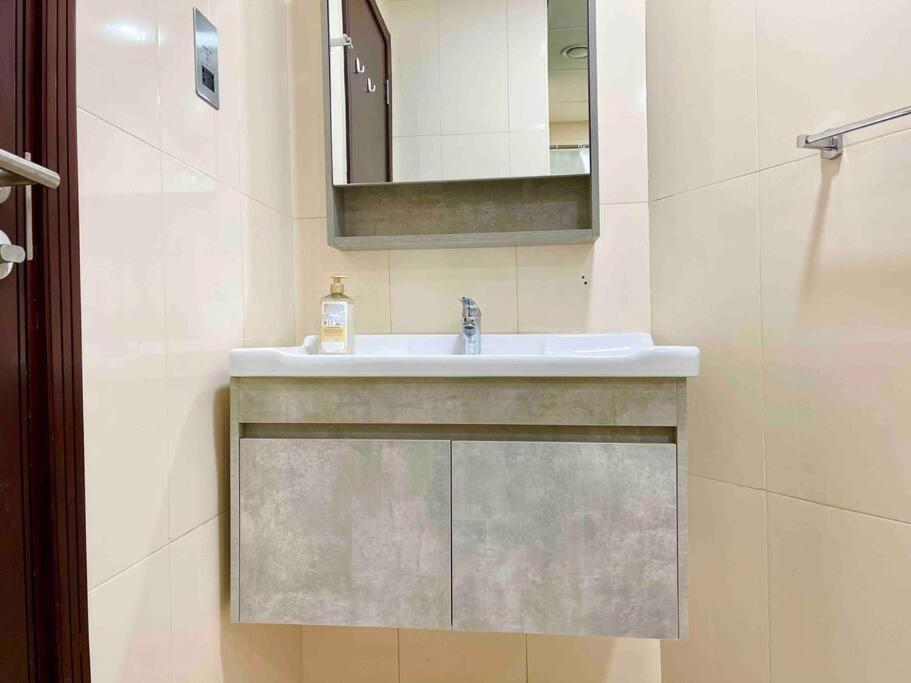 Cozy Upgraded Residential Flat With Sea, Mangrove, Pool View - 1203 Not Hotel Abu Dhabi Ngoại thất bức ảnh