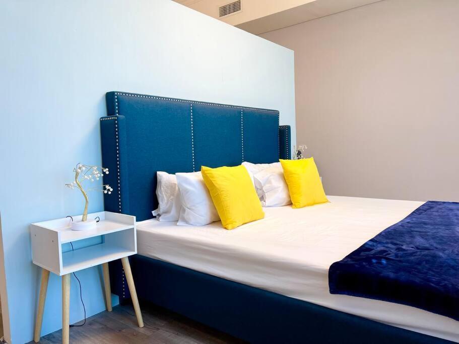 Cozy Upgraded Residential Flat With Sea, Mangrove, Pool View - 1203 Not Hotel Abu Dhabi Ngoại thất bức ảnh